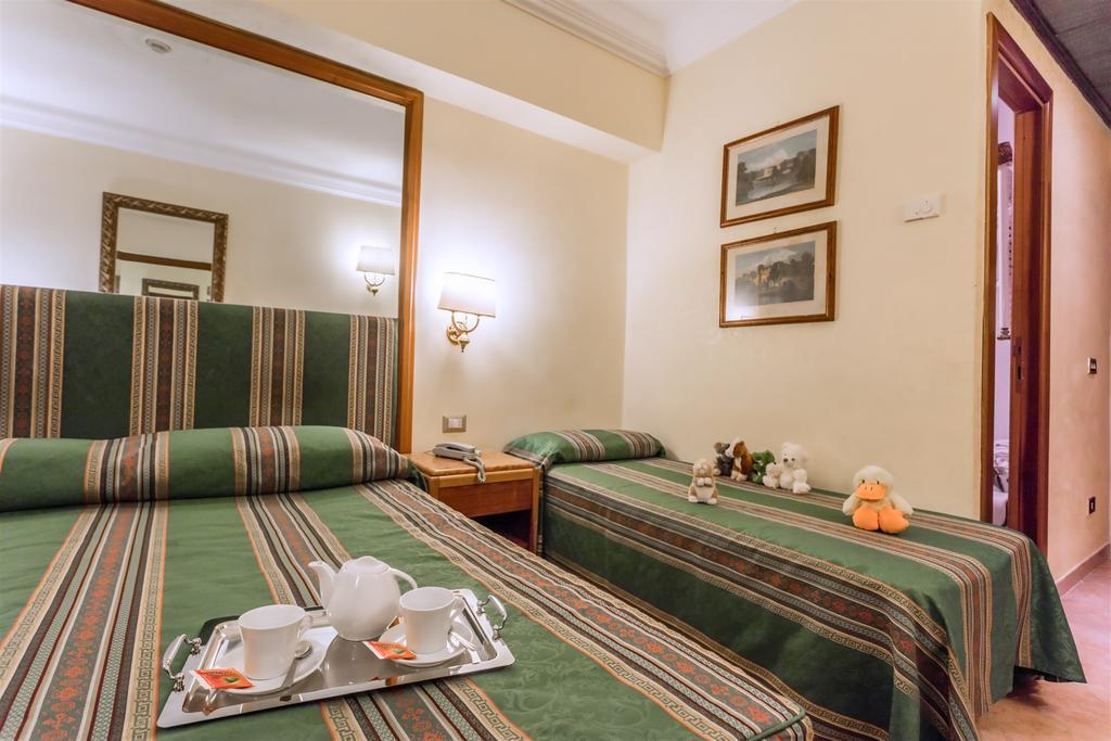 Raeli Hotel Lux Roma Eksteriør bilde