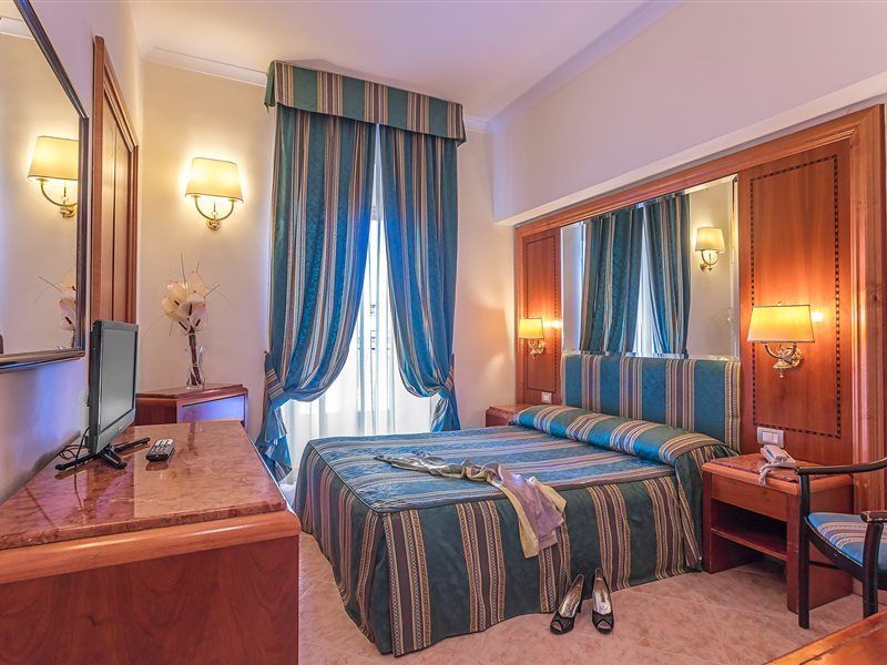 Raeli Hotel Lux Roma Eksteriør bilde